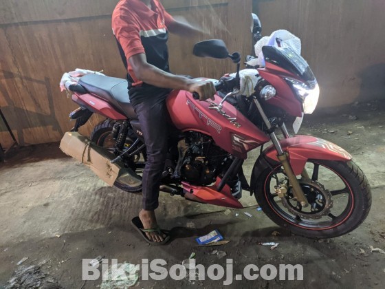 TVS Apache RTR 160cc (Mate Red)